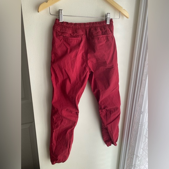 Mini Boden Red Kids Pants Size 9 Boy Pull On Style Pocket Joggers Stretch Waist - Picture 2 of 5